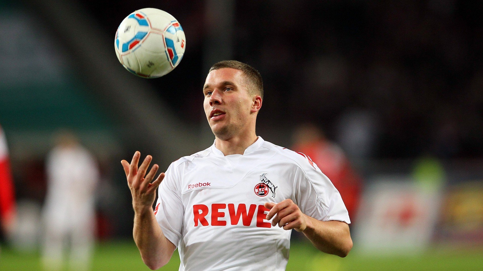 青少年联赛引入智能裁判系统试点提升公正效率,青少年赛事活动服务中心